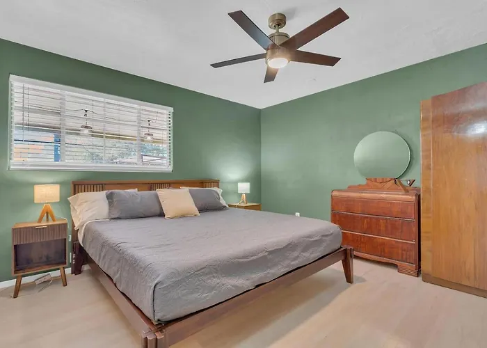 Historic Near Uofa And Downtown Holiday home *