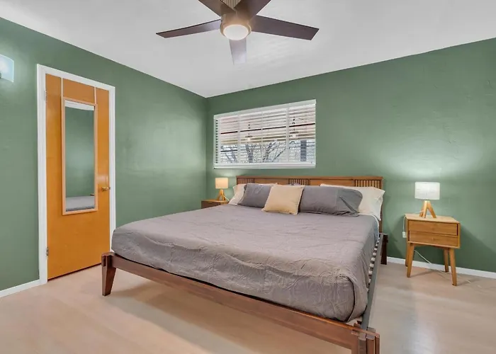 Historic Near Uofa And Downtown Holiday home