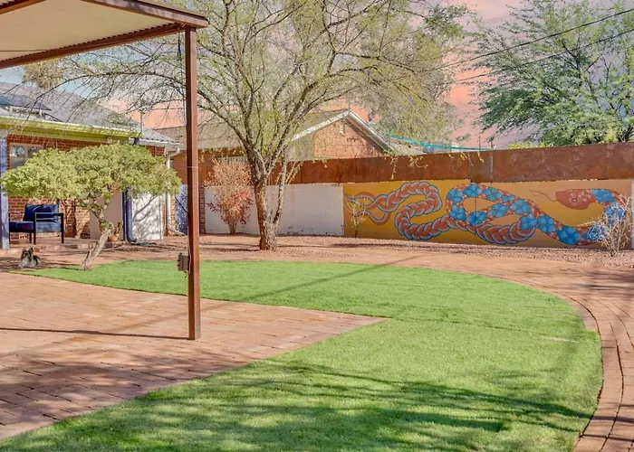 Holiday home Historic Near Uofa And Downtown *